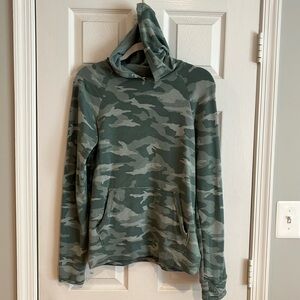 Athleta girl Camo green hoodie size XXL 16